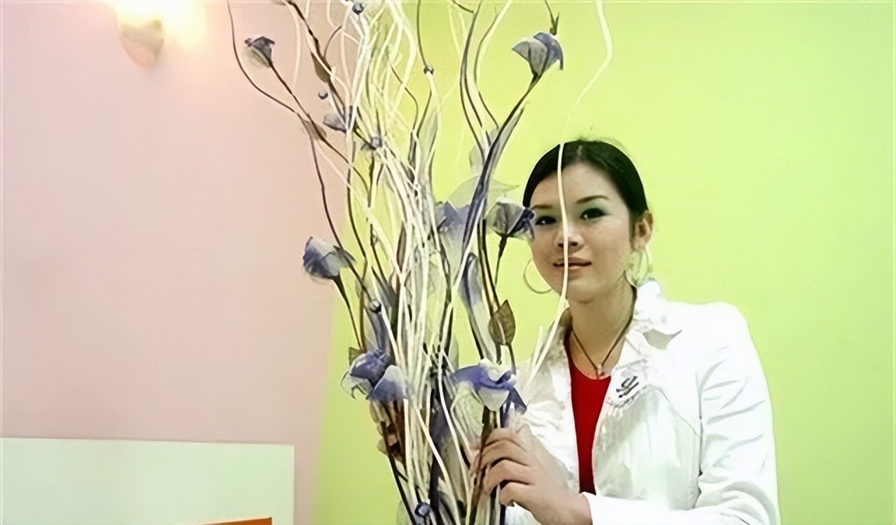 中国变性人造美女：申小勇整容后改名换姓渴望婚姻，后来如何