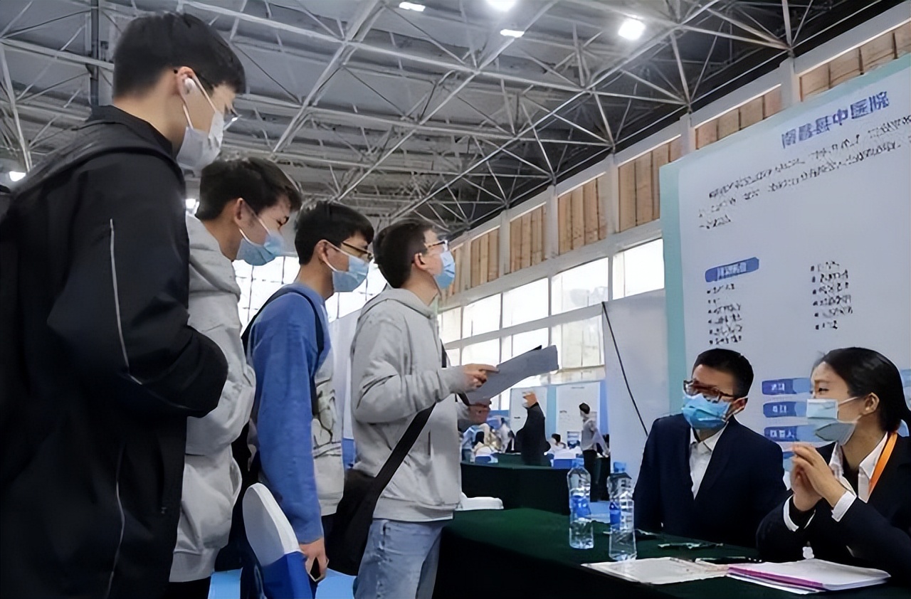 95后辞职设计院做保安,95后女孩从设计院辞职去当保安