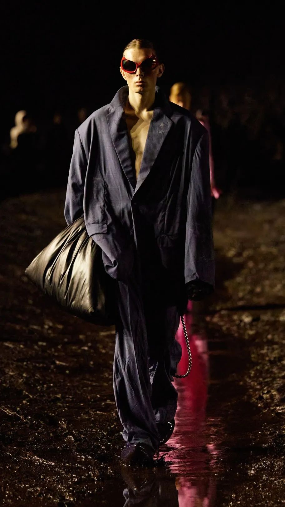 balenciaga泥土秀,balenciaga秀