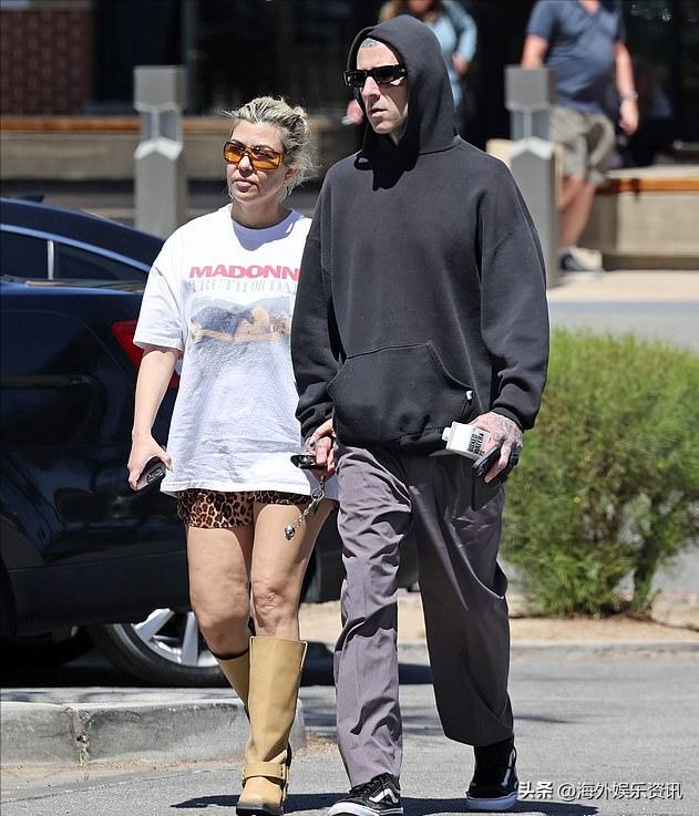 考特尼卡戴珊穿搭照片,考特尼卡戴珊穿搭