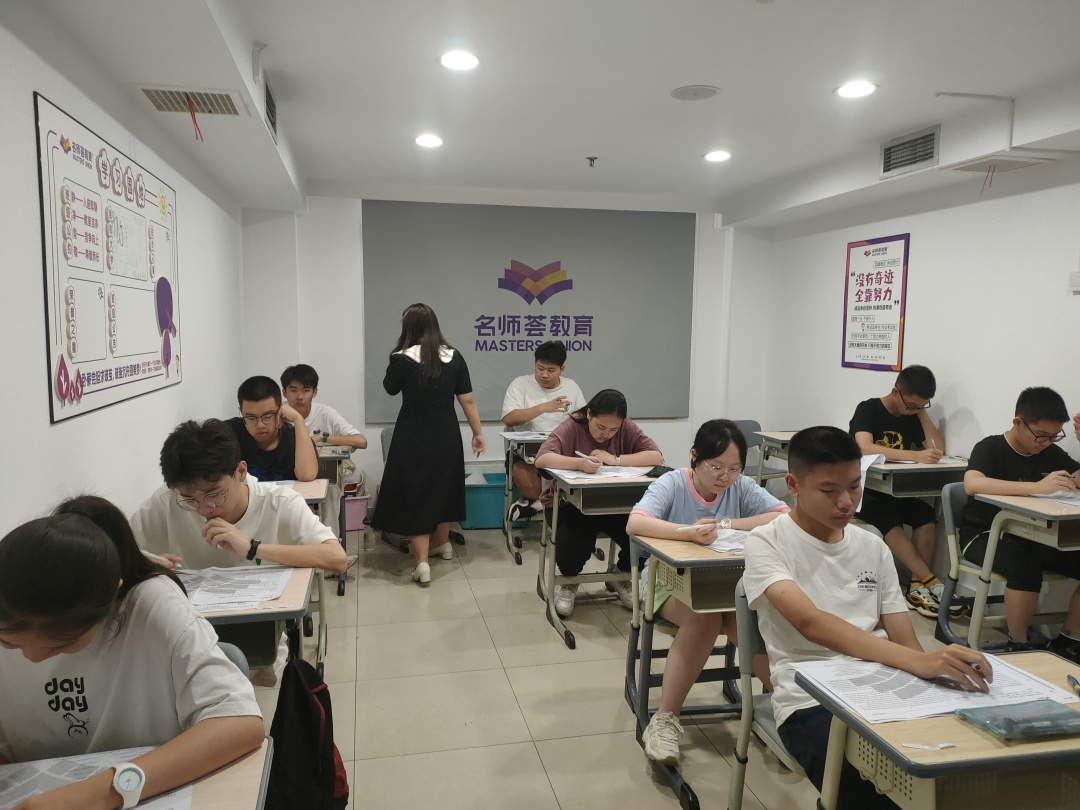 复读压力大到崩溃了怎么办,复读压力更大