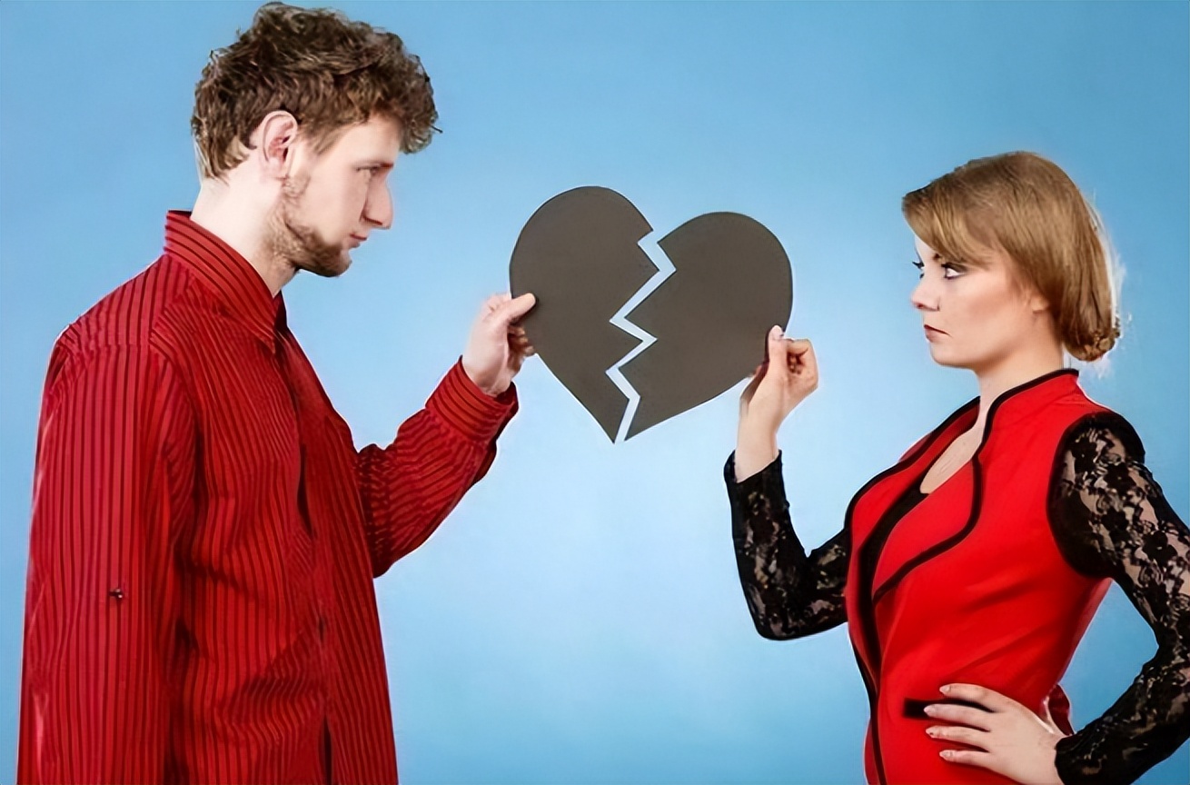 男子诱惑女大学生玩刺激游戏！不料室友也被拉下水，场面尴尬！