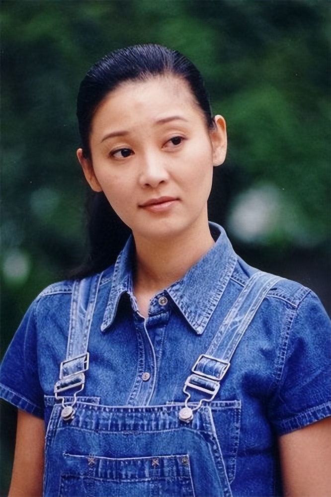 娱乐圈又爆一大瓜，徐帆收养的女儿，竟是冯小刚的“私生女”