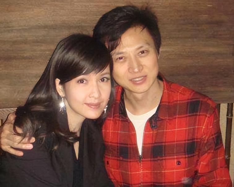 周慧敏谈出轨事件,为什么周慧敏能原谅老公出轨