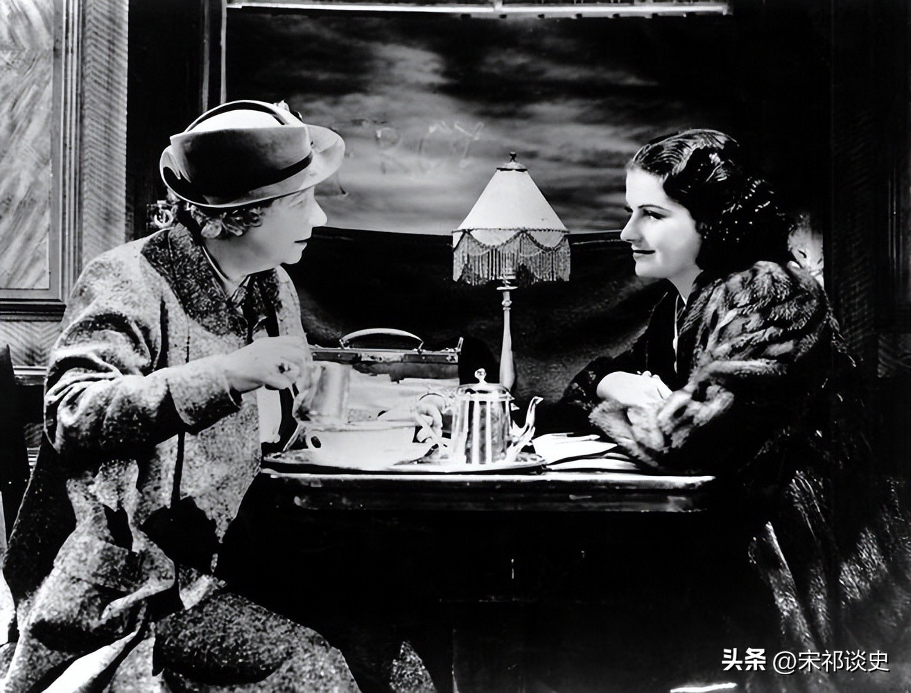 好莱坞经典电影雨中曲,好莱坞传世经典《雨中曲》