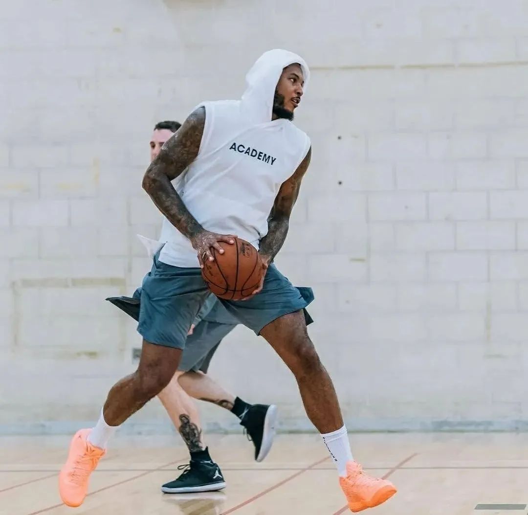 甜瓜安东尼签名鞋,安东尼生涯最高分穿的球鞋