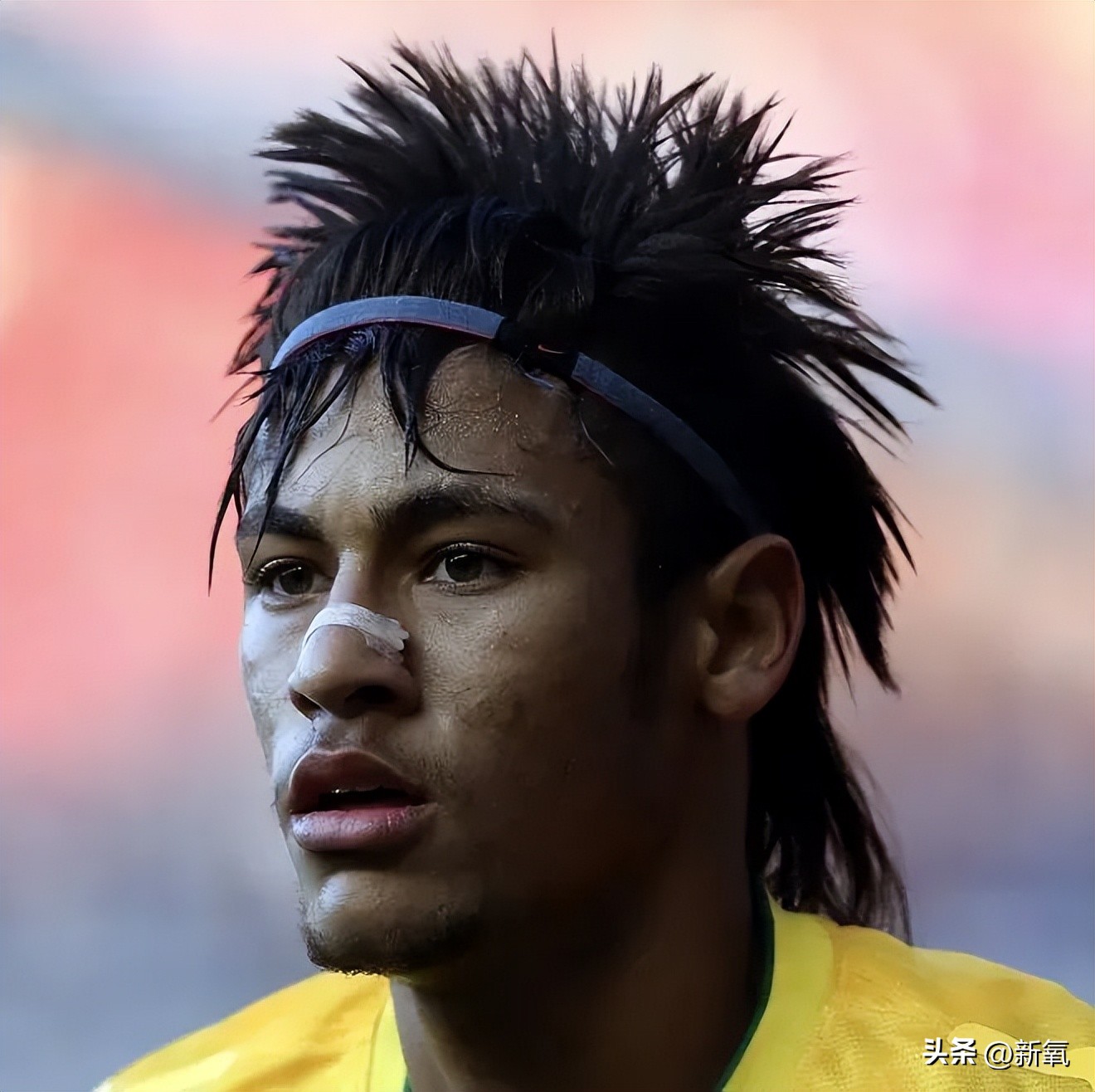 为了女粉连夜do脸染发，这新晋痞帅天花板是男菩萨吧？