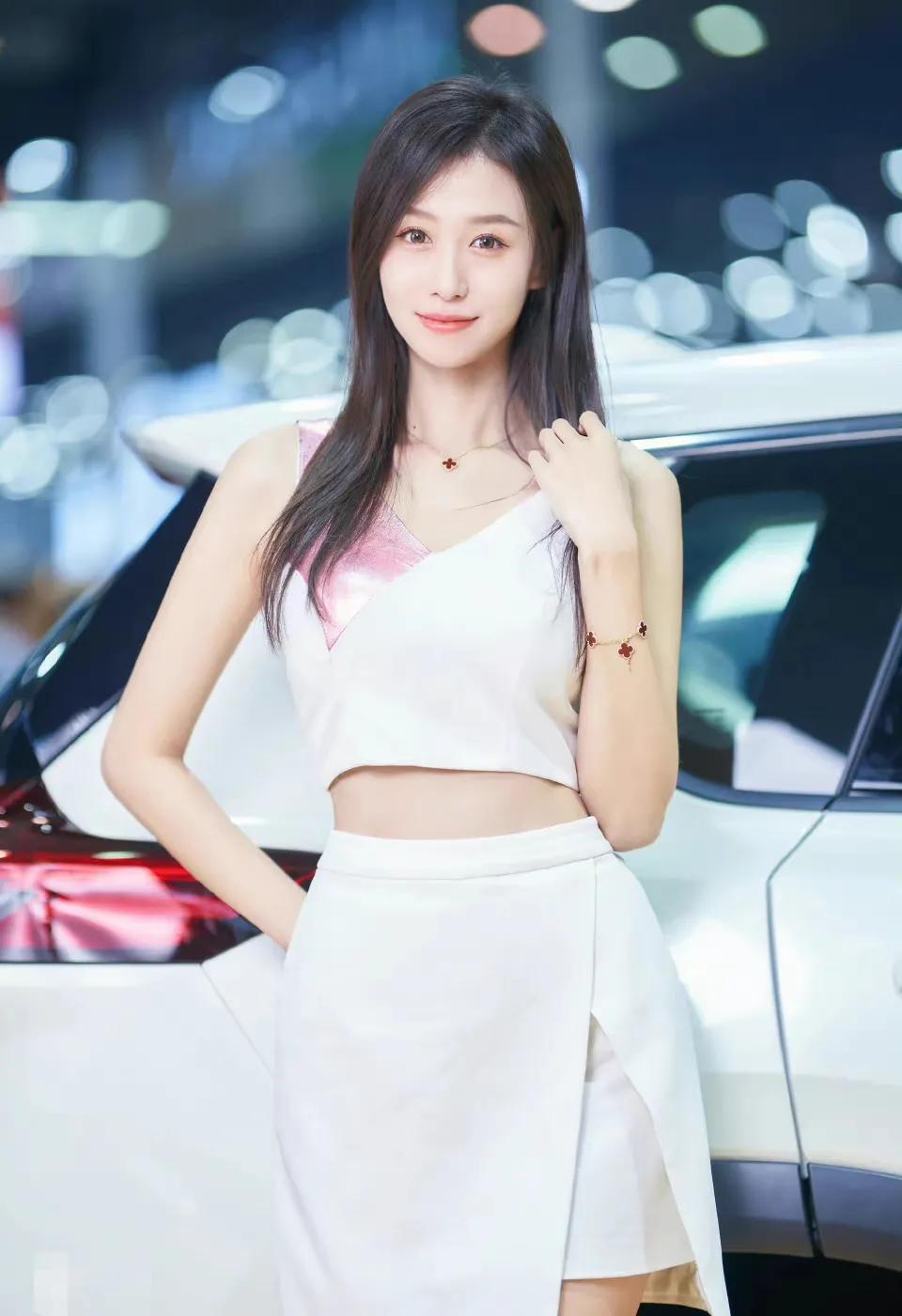 最有亲和力的车模,有亲和力车模