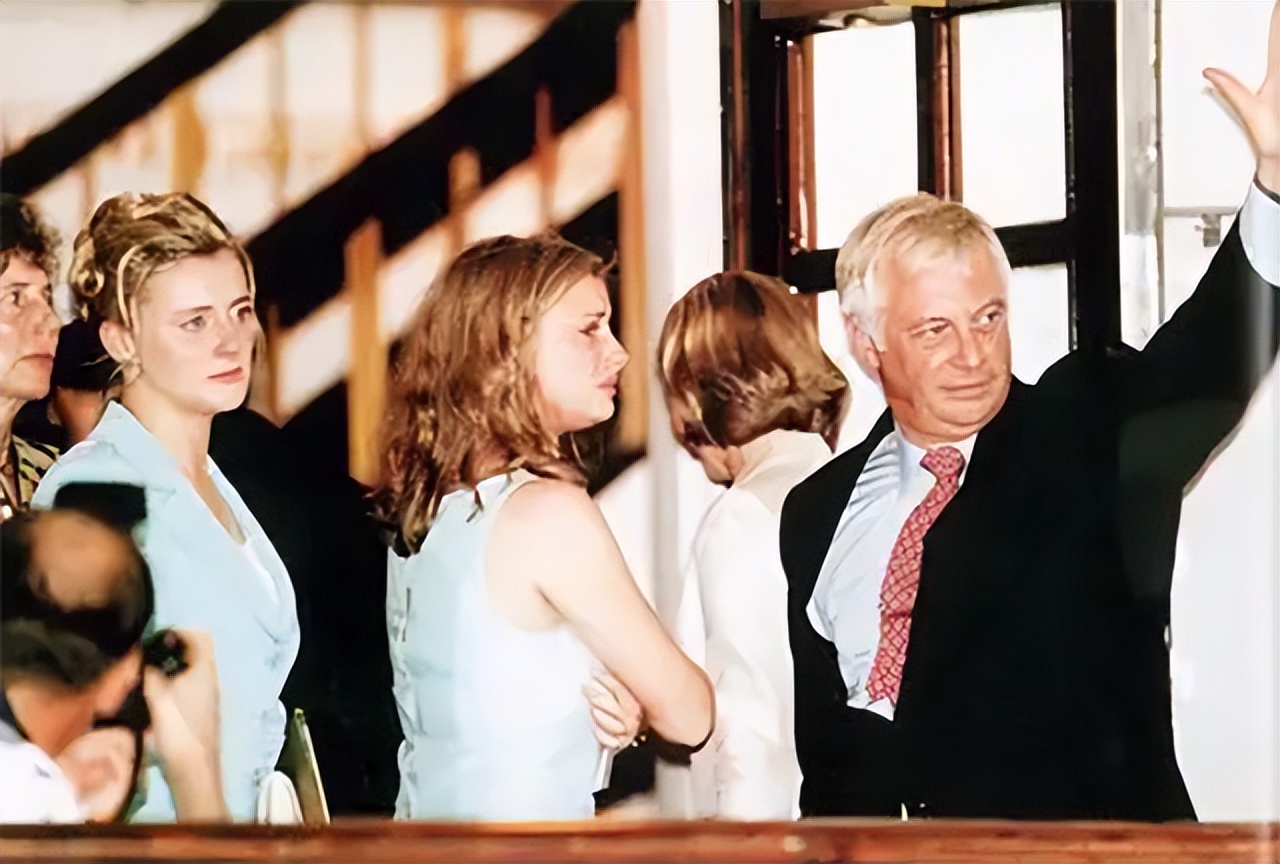 末代港督彭定康的最后一天,末代港督彭定康的三个女儿