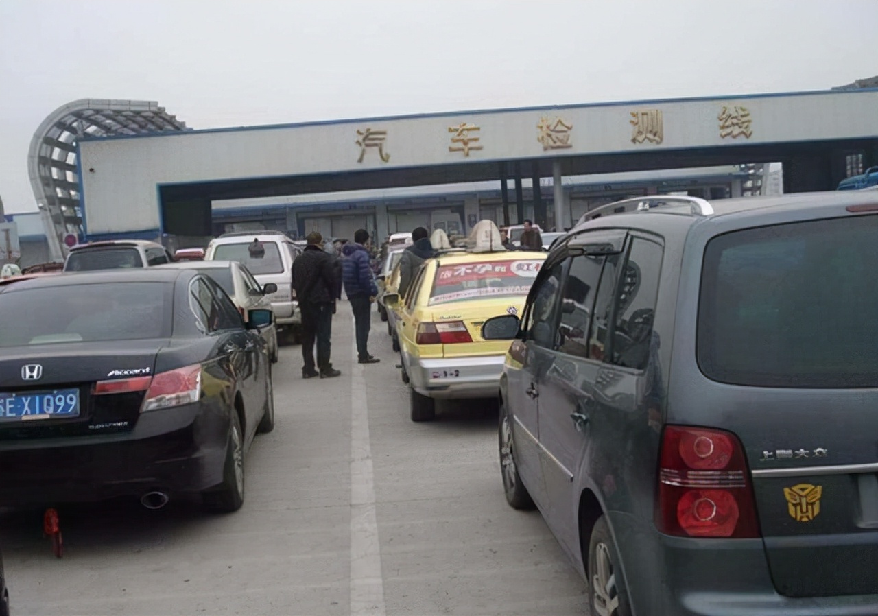 七座非营运几年审一次车,七座车型年审制度