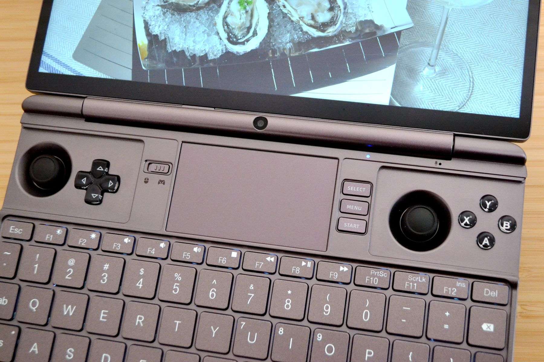 没有独显也能玩3A大作！AMD6800u加持的GPDWINMax2掌机到底有多强