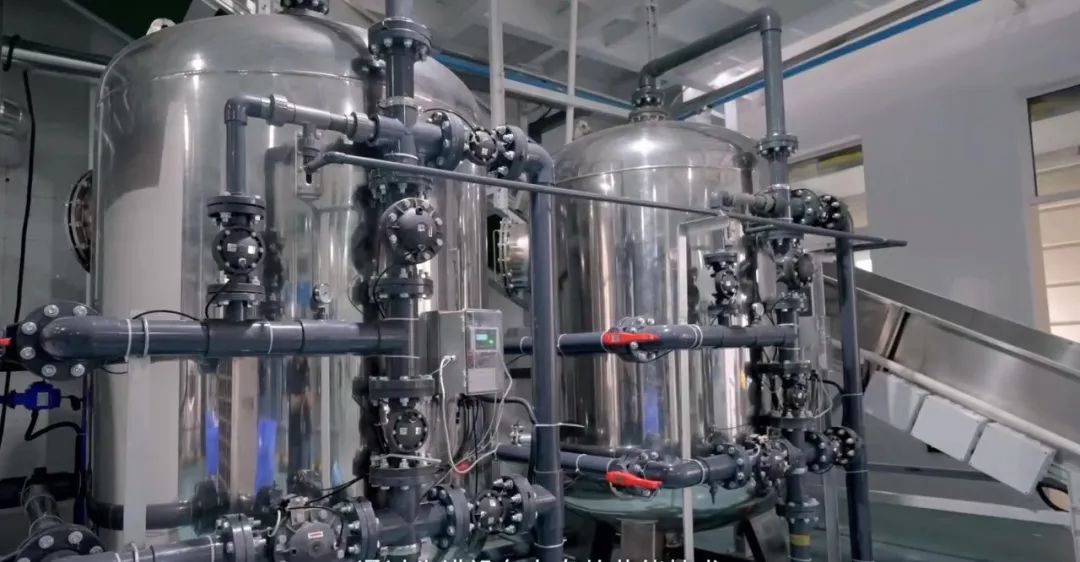 在这里，火车上的卧具天天都是大“洗”之日