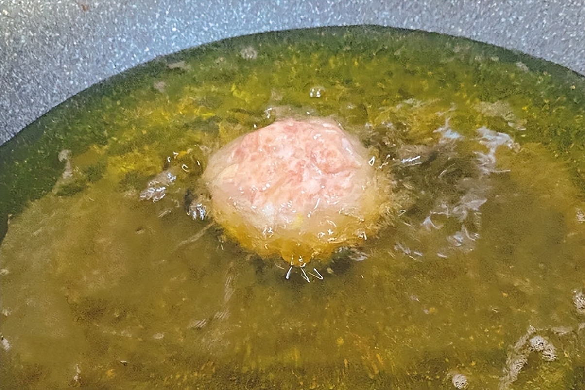 四喜丸子和狮子头是一样的吗,明明就很像但就是看不出哪里像