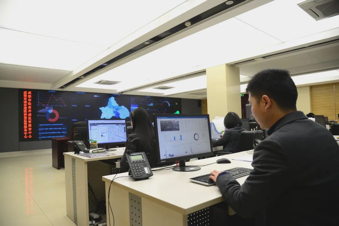 春节我在岗交警坚守岗位不打烊,春节我在岗守护平安不打烊图片