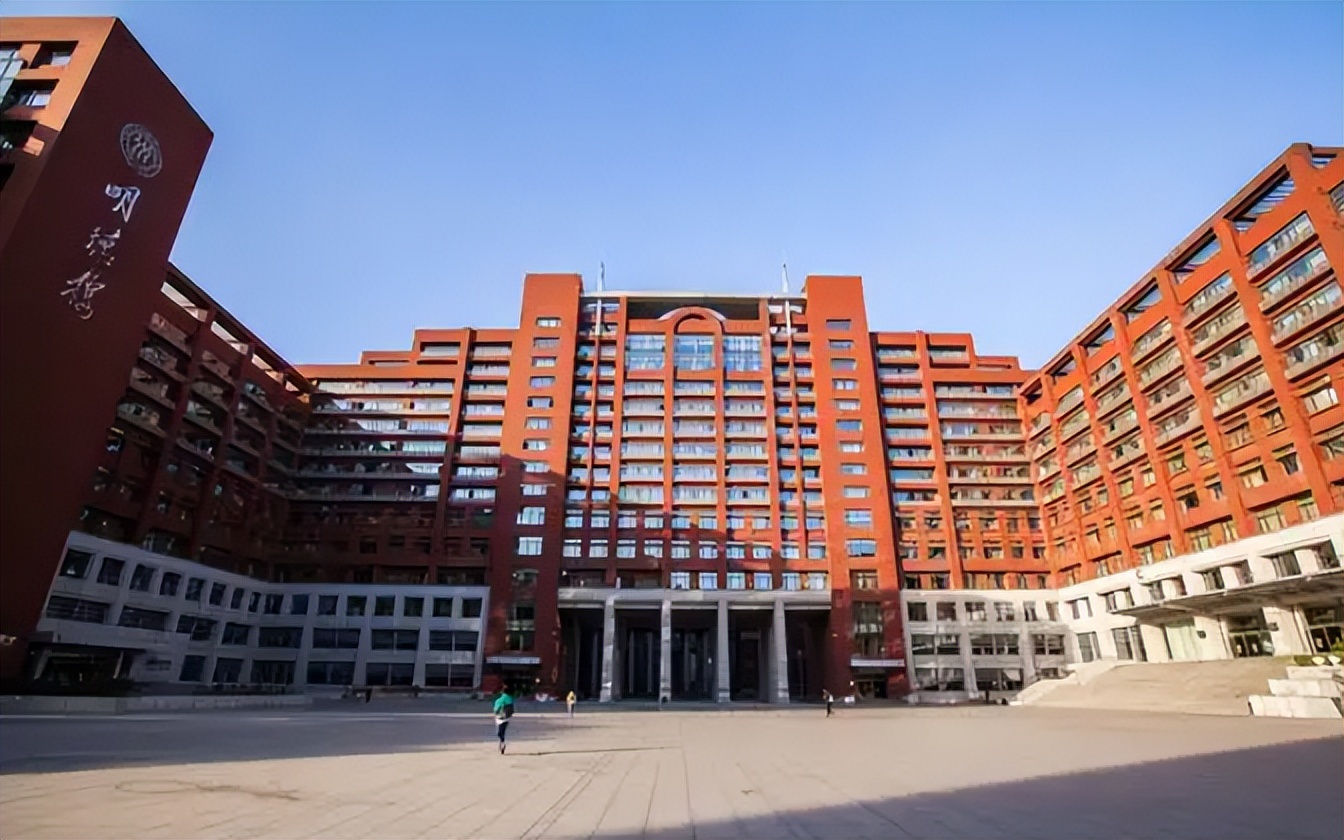 文科生报考哪些大学前景比较好,文科生适合报考的大学排名