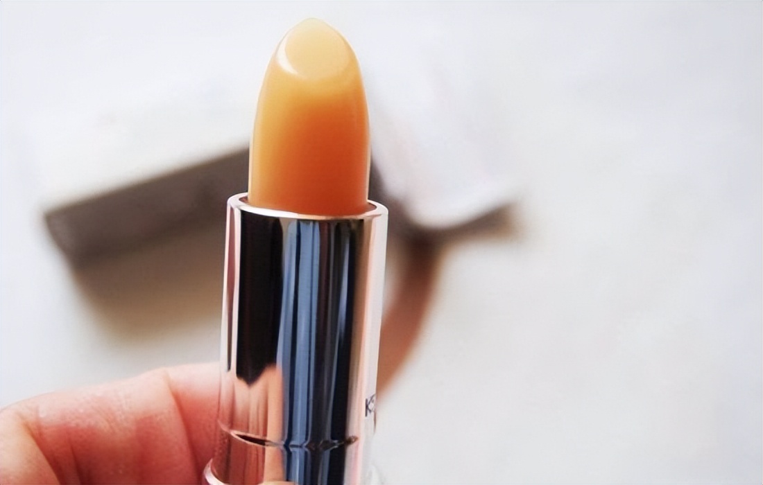 润唇膏涂法令纹有效吗,润唇膏去法令纹