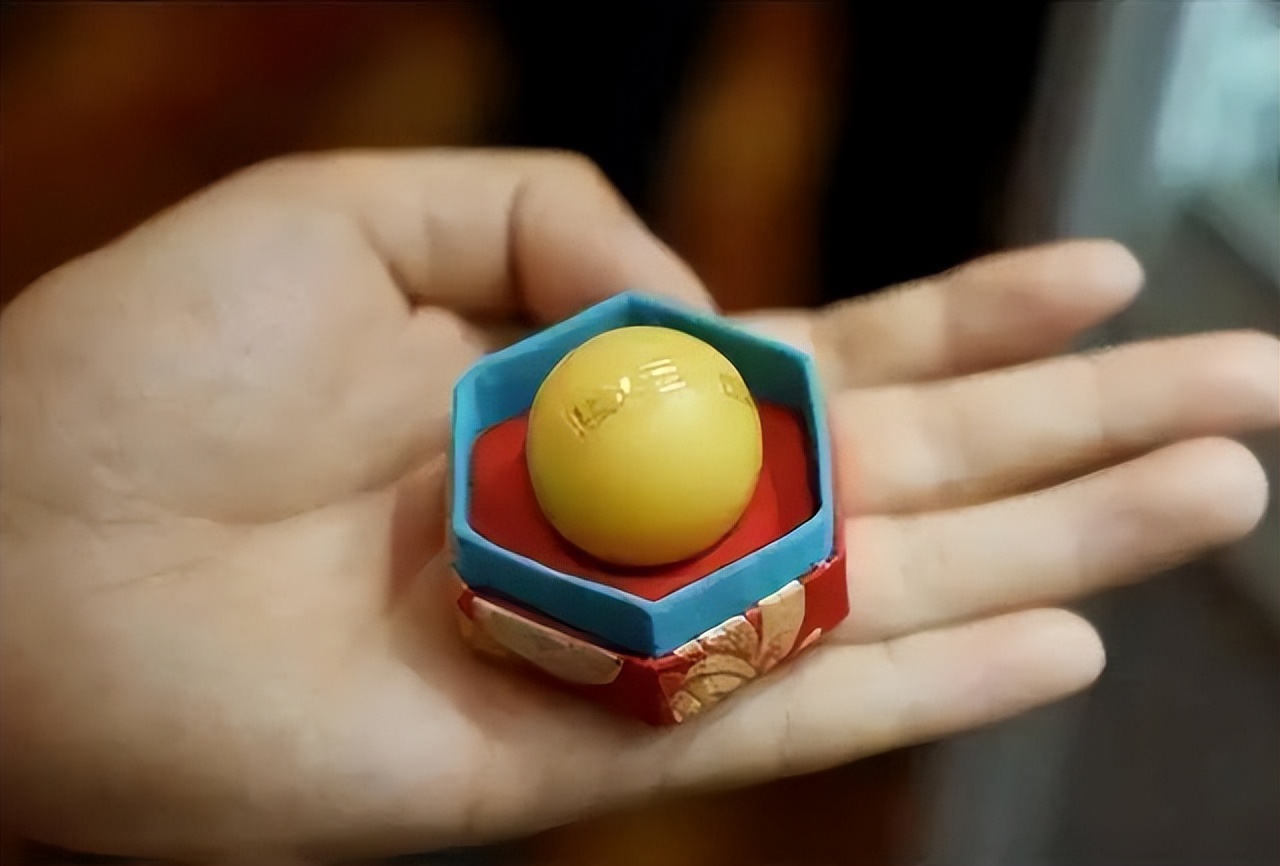 安宫牛黄丸100多一颗是真的吗,安宫牛黄丸的功效多少钱一盒