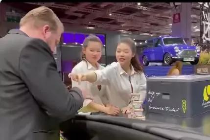 外国人评论中国游客入韩挂黄牌,吐槽挂黄牌