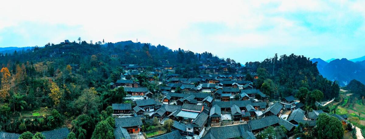 楼上古寨，布局极为讲究，距今上百年安静诗意，却养在深闺无人识