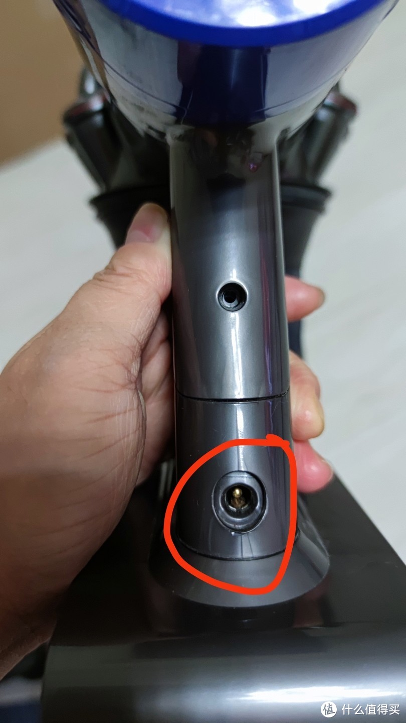 戴森v15吸尘器只配一块电池吗,戴森吸尘器v10可以换电池吗