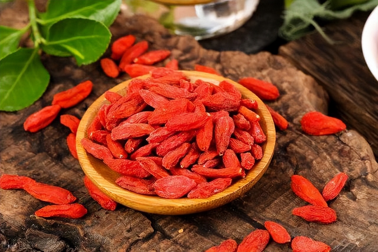 红枣枸杞红糖鸡蛋能补血吗,红糖补血好还是红枣补血好