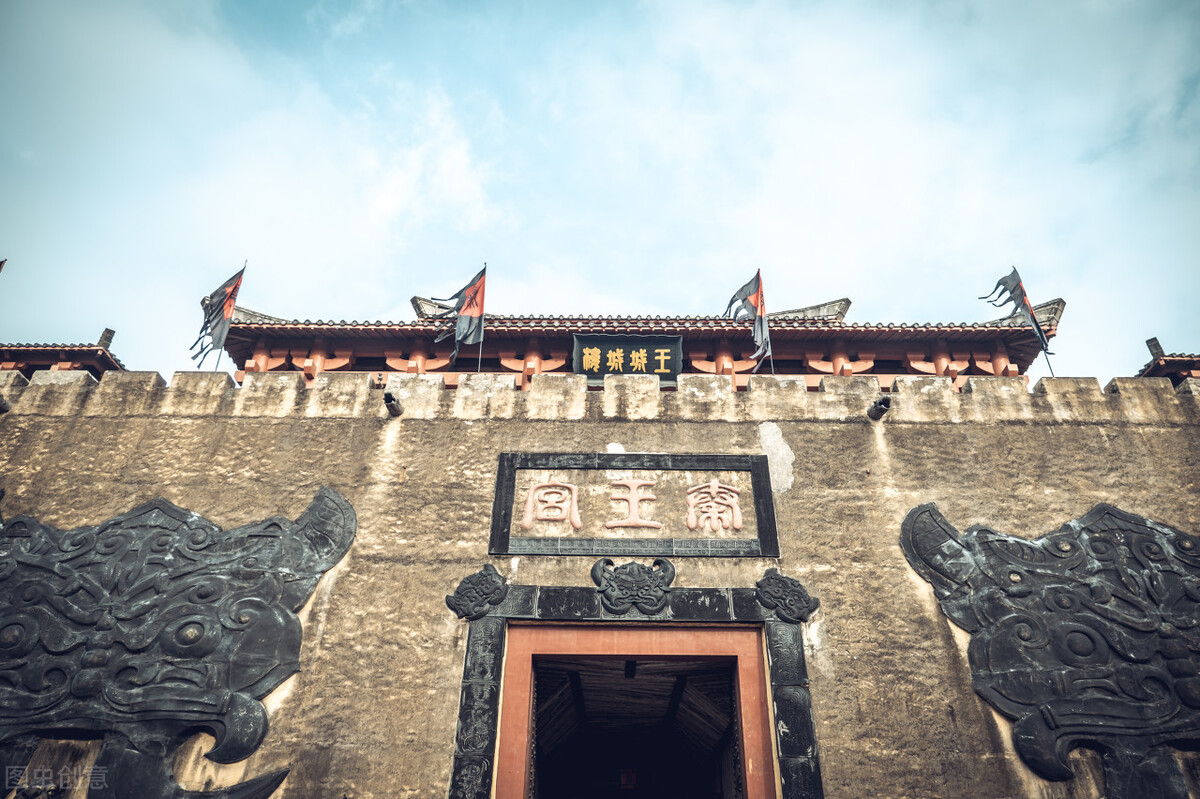 秦国建立第一个统一王朝是,秦国后是哪个朝代开始统一的