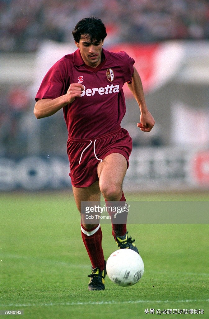 中国球迷不认识的球鞋，保加利亚球王代言，昙花二现的世界杯金靴