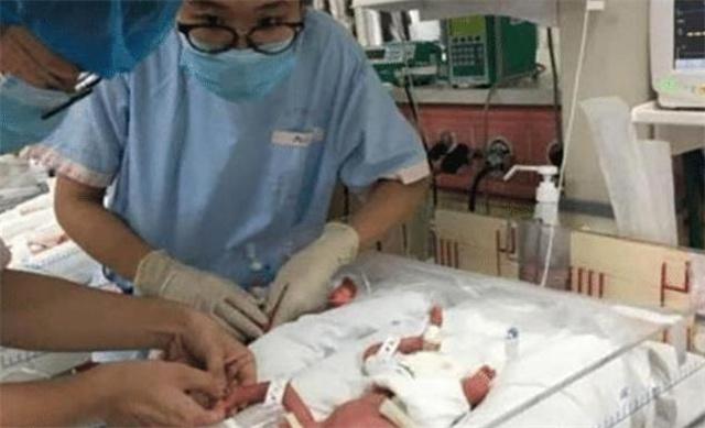 她拒绝减胎，冒着风险产下4胞胎，今全家帮忙带娃的场景让人羡慕