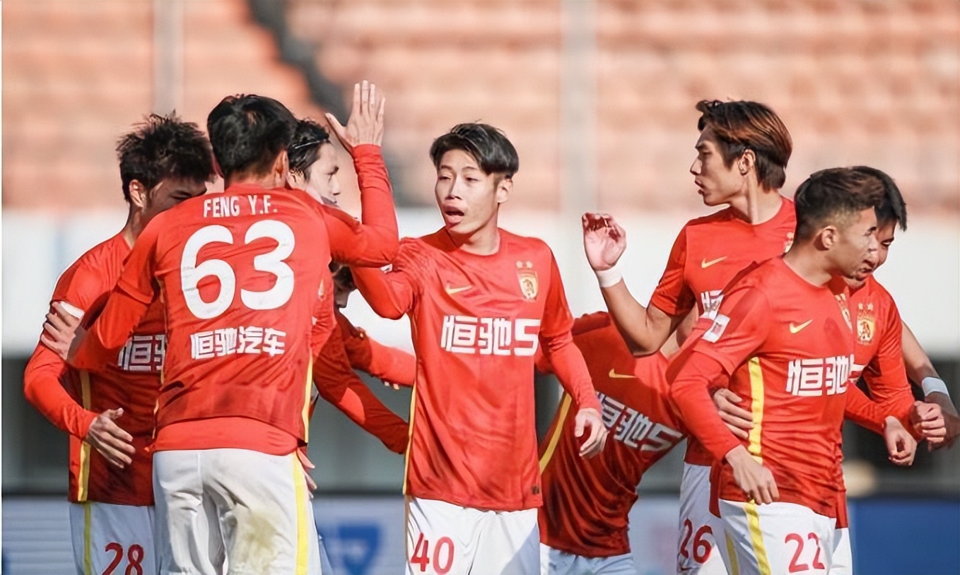 广州恒大剑指四冠王,广州恒大8冠王回顾