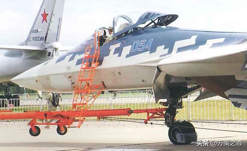 近距离欣赏俄罗斯苏57战斗机,俄罗斯战斗机苏57实战
