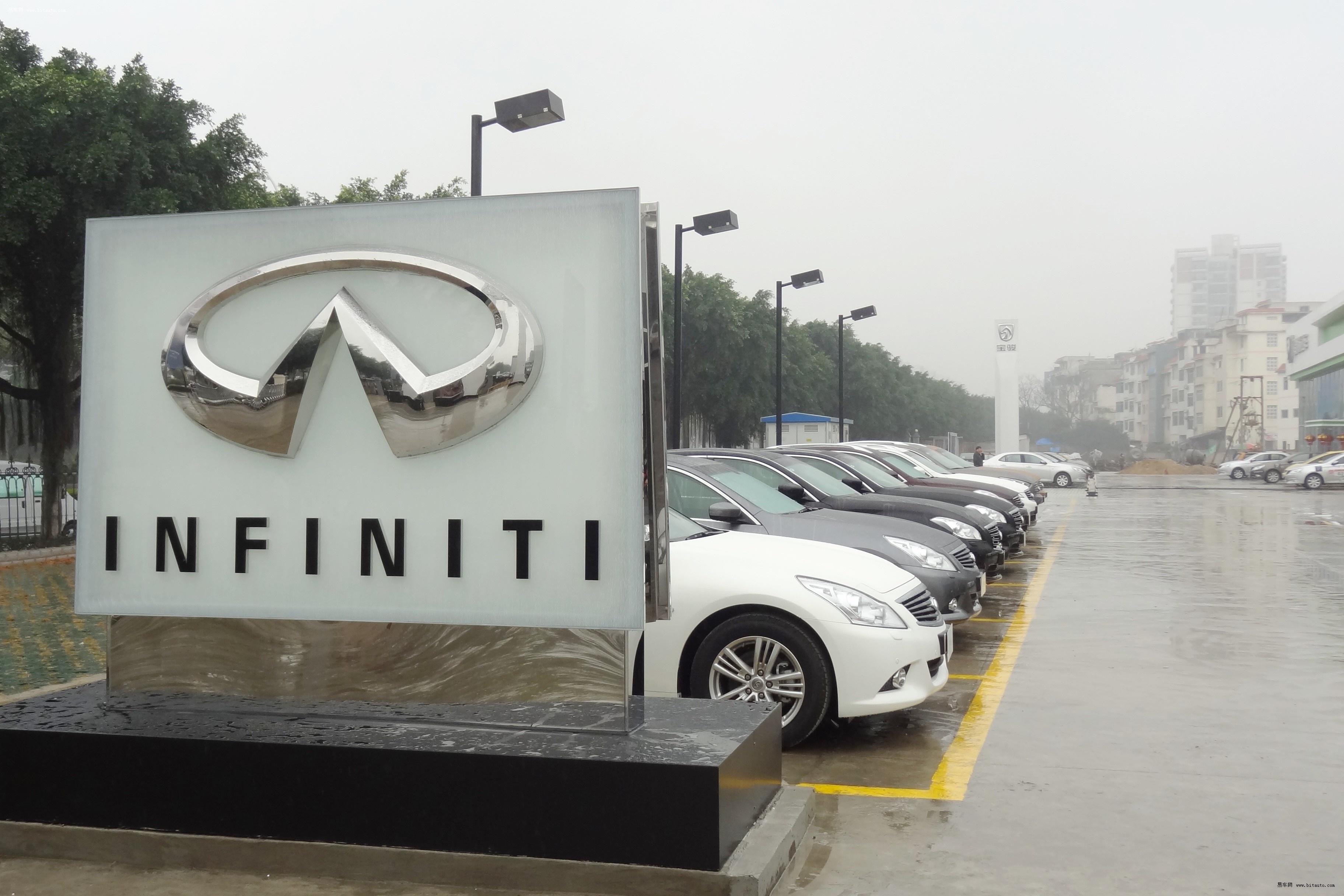 英菲尼迪全部车型及价格,英菲尼迪掀桌子