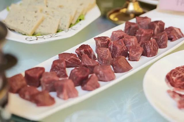 吃到嗓子眼的牛肉面,吃到嗓子眼的榴莲自助