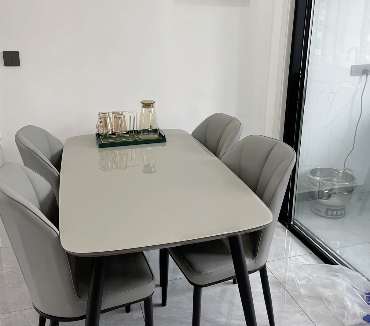 岩板餐桌跟天然石餐桌哪个好,岩板餐桌最新款式图片