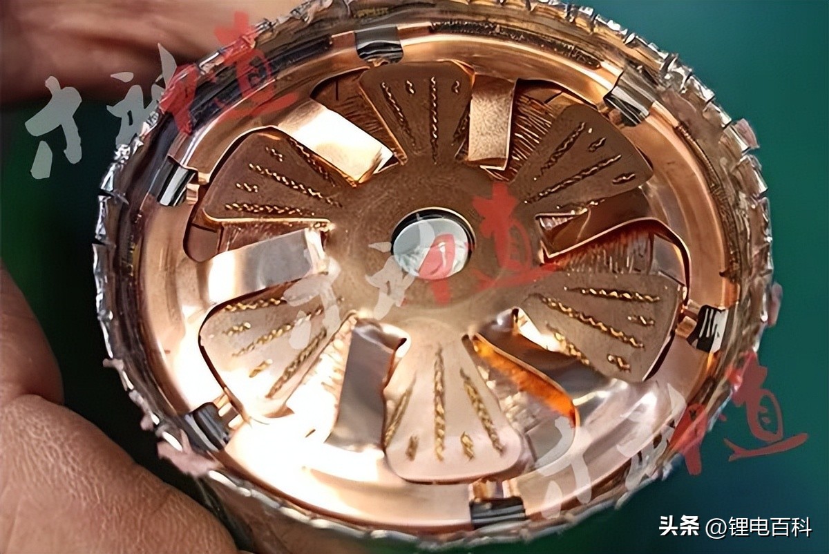 特斯拉4680型电池和刀片电池,特斯拉拆解对比新势力