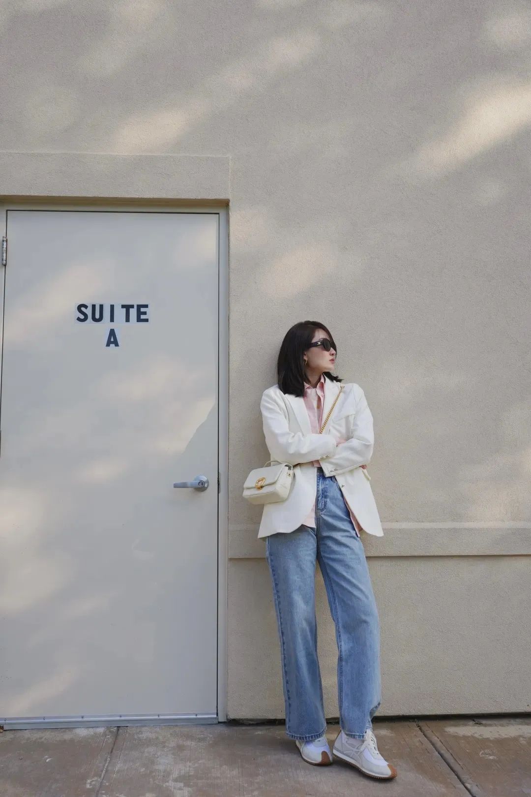 冬天穿啥鞋百搭又好看啊,冬天穿什么鞋百搭还保暖好穿