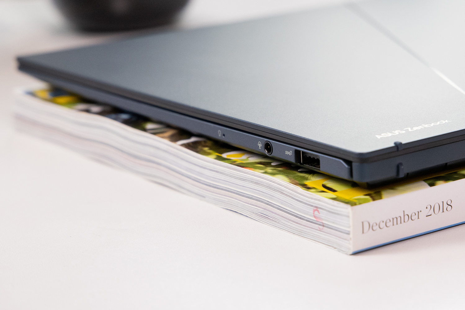 华硕预热轻薄本新品极简主义设计,华硕又炫酷又轻薄的笔记本