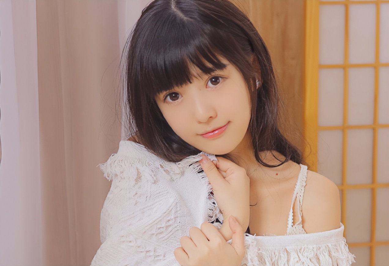 女士多大岁数外阴长白发怎么办,外阴白斑18年了有什么危害吗