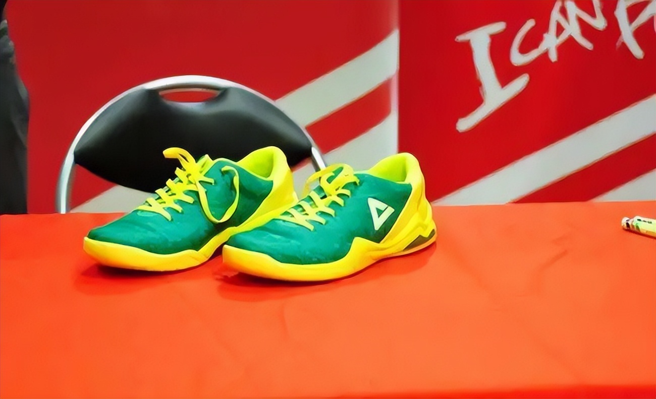 维金斯为什么要代言匹克,维金斯怎么不穿匹克的鞋了