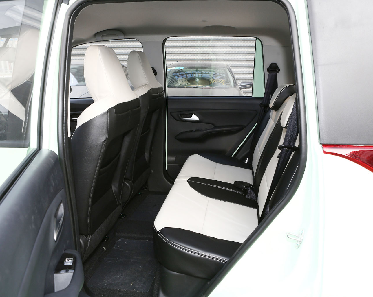 预售一月订单破1万台，5门4座，好养空间大，续航175km，百智大熊