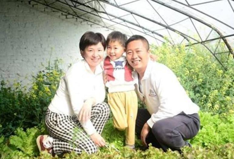 女博士放弃百万年薪回农村种梨,女博士放弃年薪两百万回乡种茶