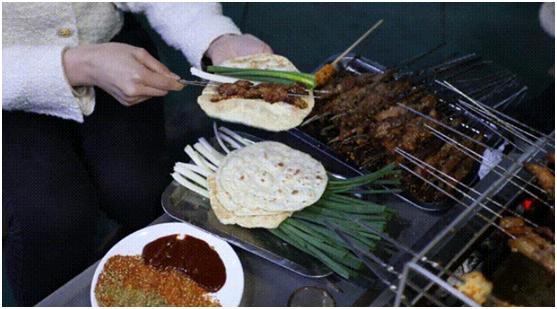 你是否知道淄博烧烤有多火爆,淄博烧烤火遍全国的地理原因