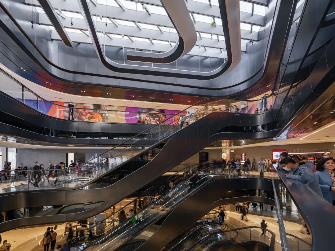 上海久光中心是商场吗 (上海久光中心大牌)