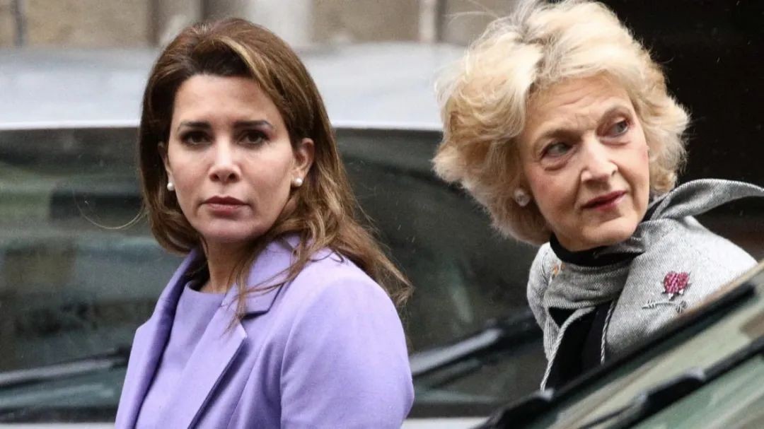 戴安娜离婚时候威廉多大,戴安娜离婚后还保留王妃头衔吗