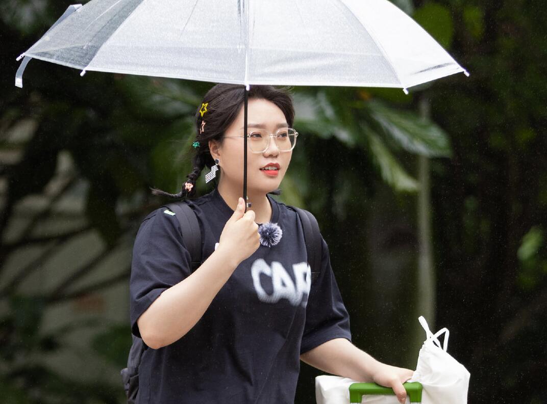 宋丹丹离开后才发现《桃花坞》的嘉宾有多假，包括反内卷的李雪琴