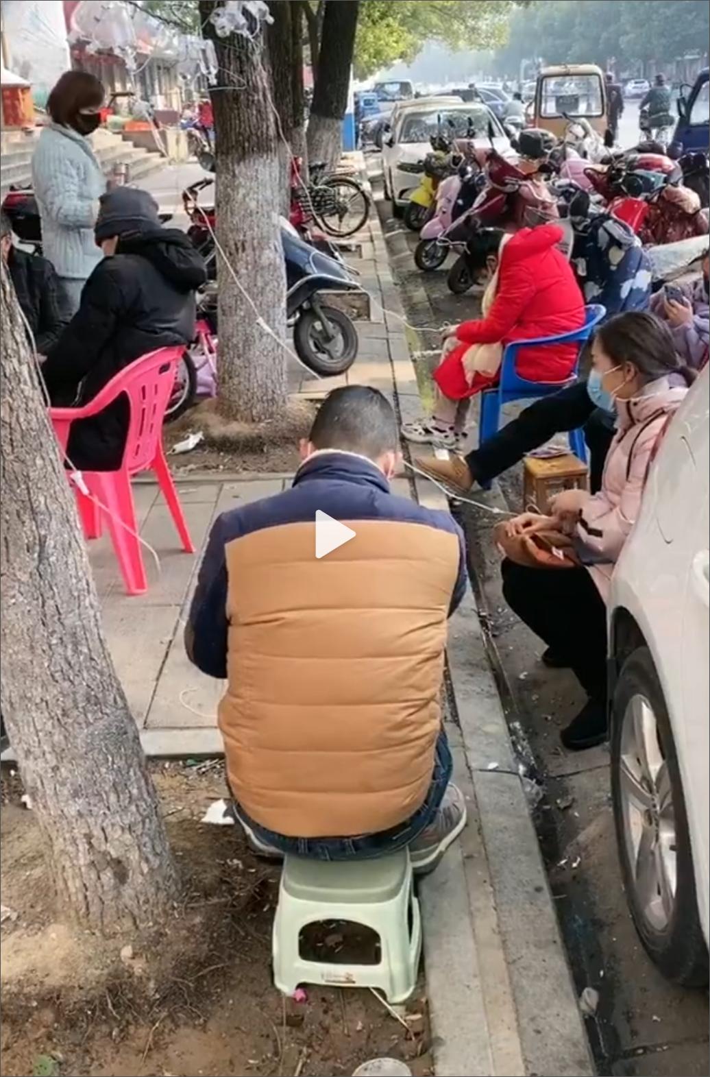 疫情无情人也无奈,疫情无情而人有情