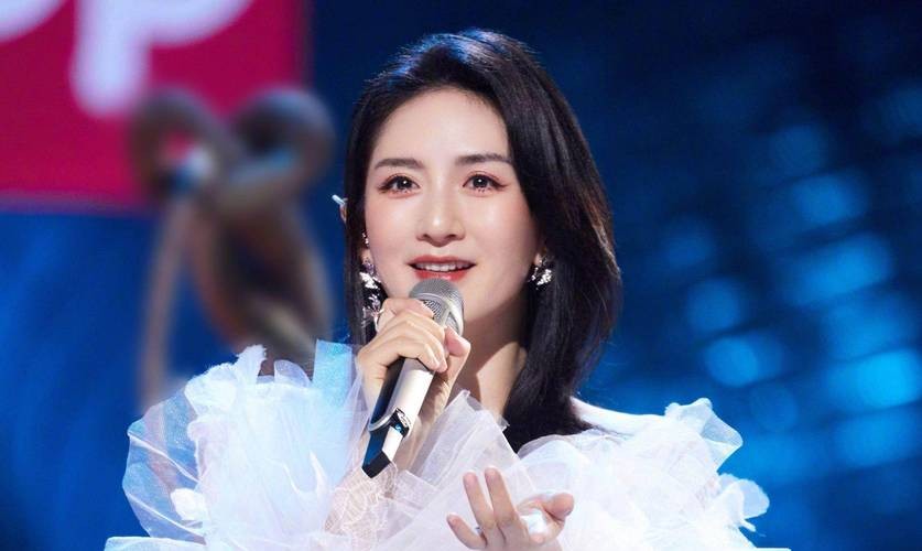 谢娜刚嫁给张杰,就因病切除了单侧输卵管,张杰:我只要她健康!