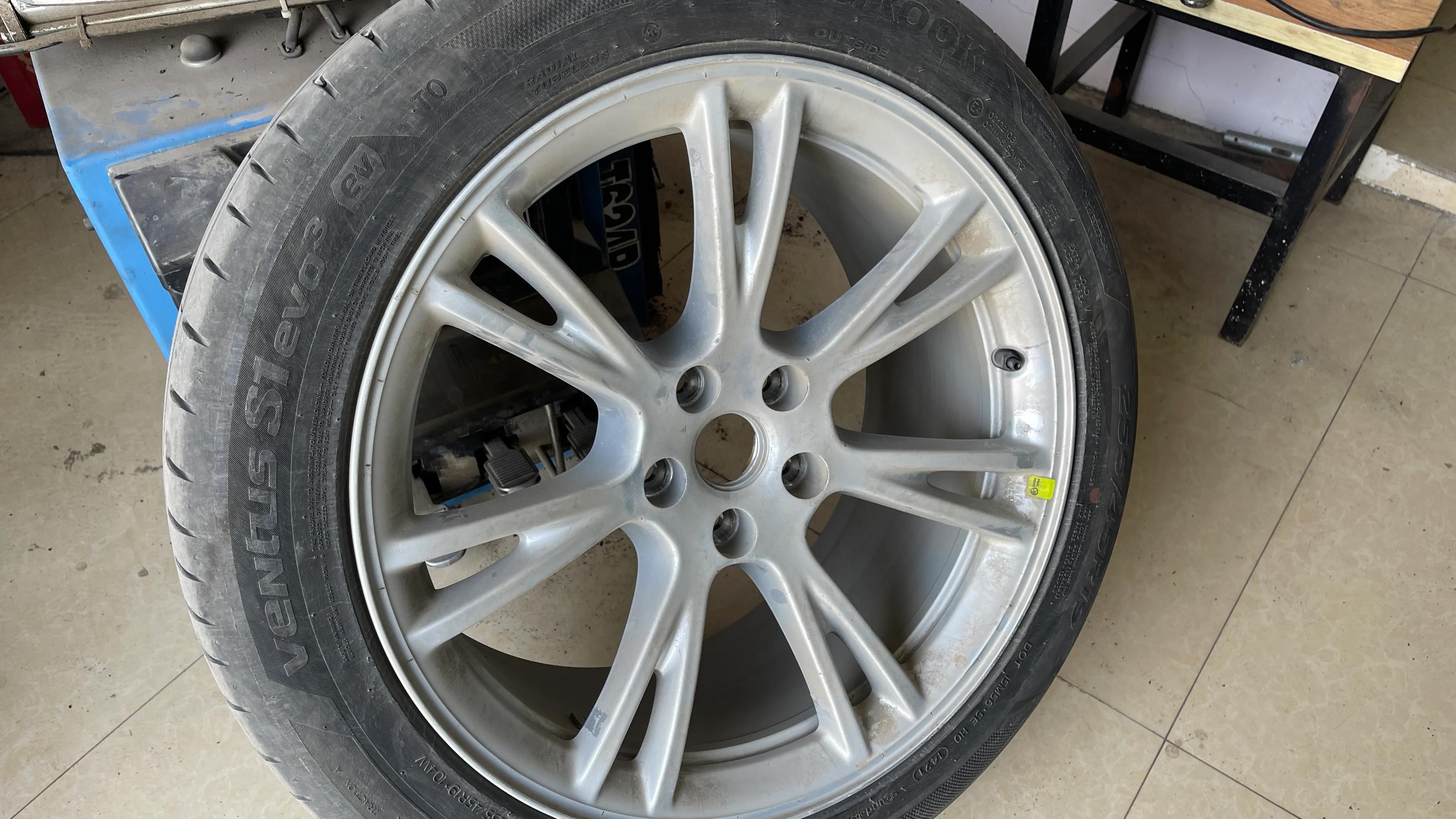 特斯拉补漆那么贵要车衣吗,特斯拉补胎价格