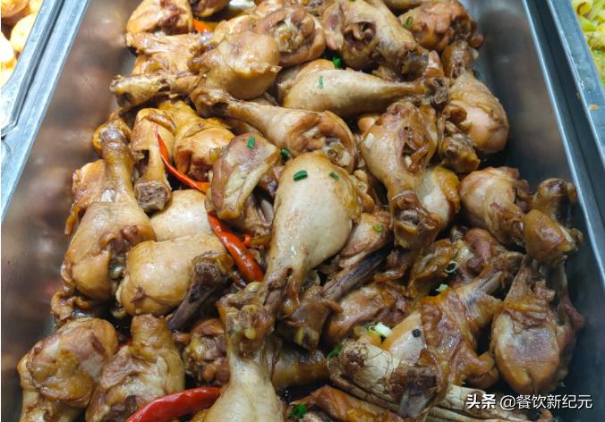 员工外包，不交五险，00后小伙入职西贝，吃完晚餐就提桶跑路了