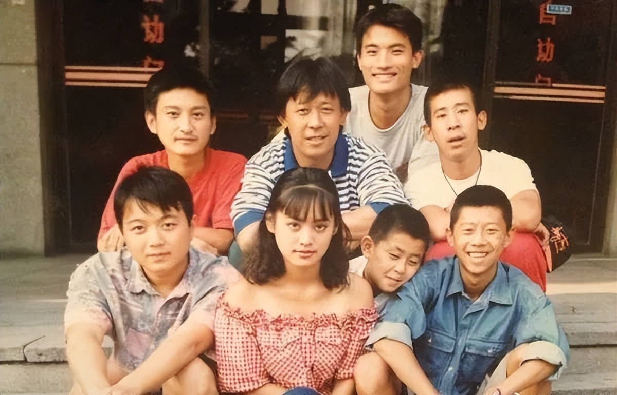 夏雨演艺圈地位,夏雨为什么在另一个圈子红得发紫