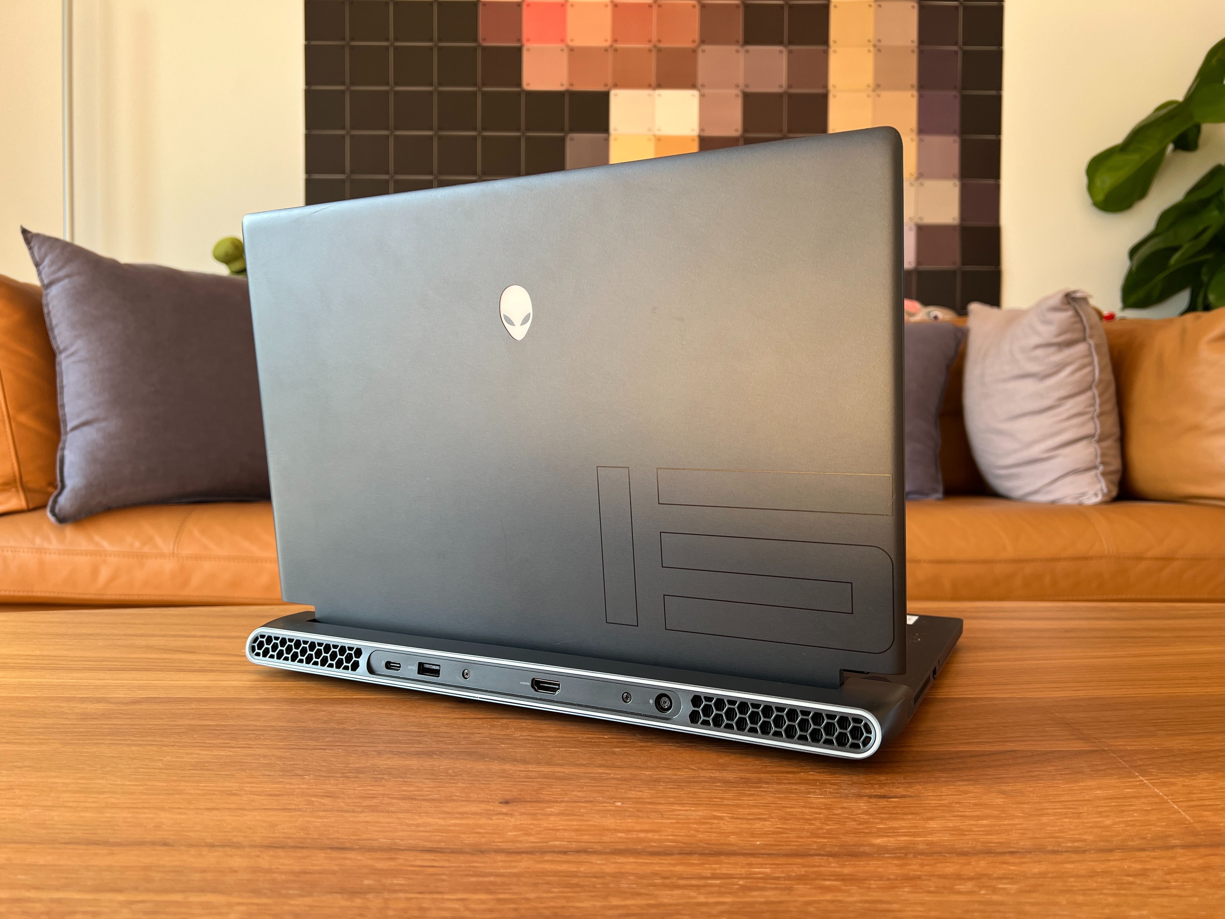 外星人alienwarem15r2游戏本,外星人alienwarex16游戏本评测